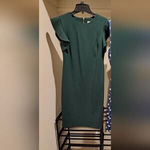 Calvin Klein - Elegant Green Dress - Scallop Sleeves